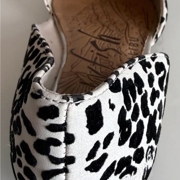 Malibu Blowfish Women's Leopard Print Flats - Picture 6 of 14